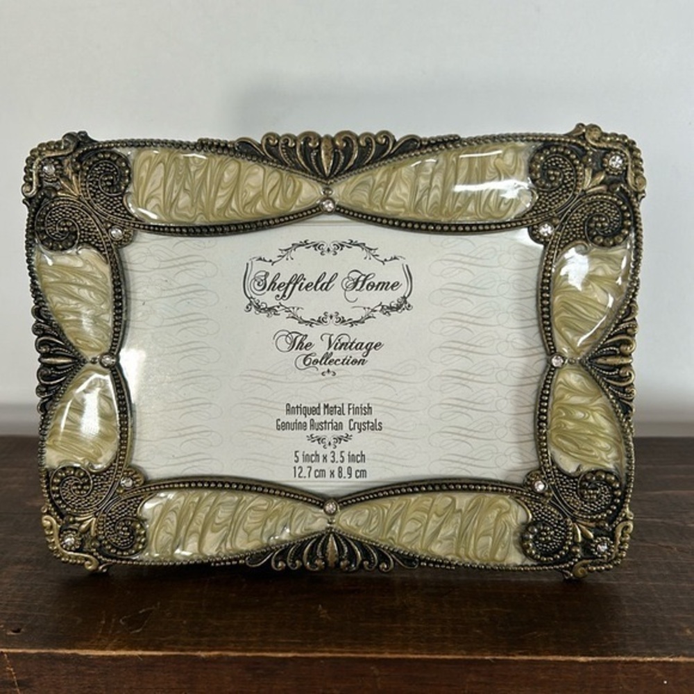 Sheffield Home The Vintage Collection Austrian Crystals 5”x 3.5” Photo Frame